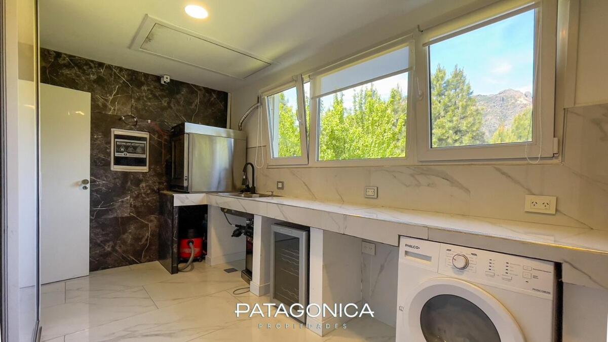 White House * San Carlos de Bariloche